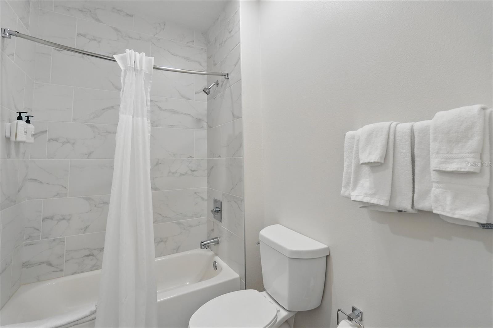 Image 18 of 32 For 14501 Grove Resort Avenue 2103