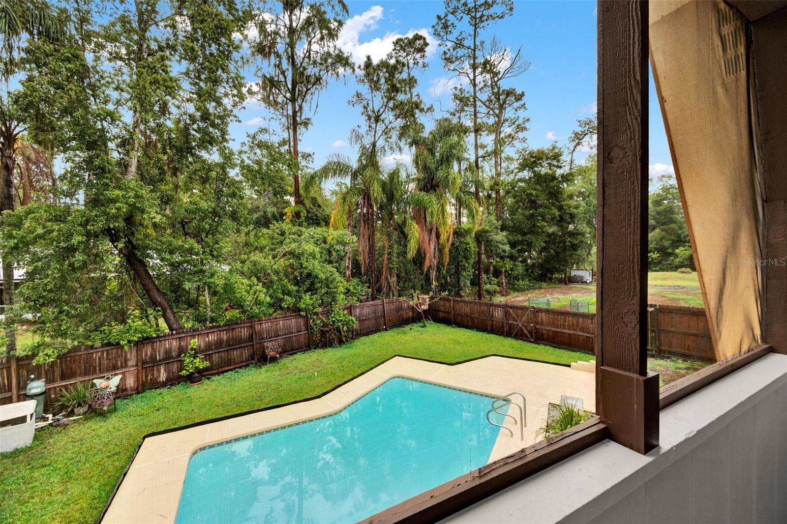 Image 32 of 40 For 14143 Conifer Drive