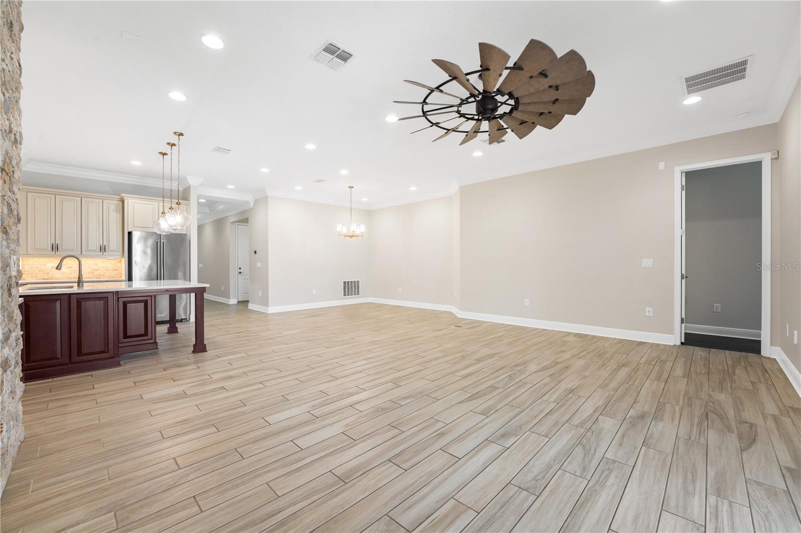 Image 15 of 71 For 9895 Winnington Street