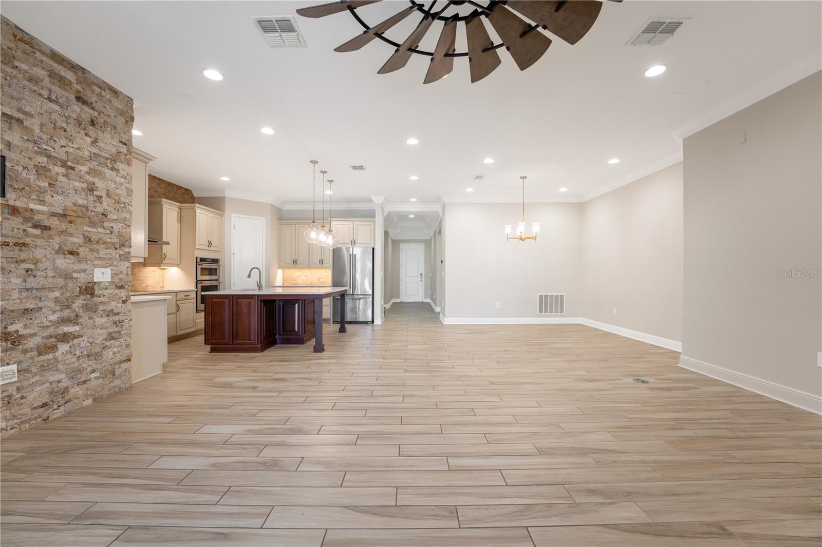 Image 16 of 71 For 9895 Winnington Street