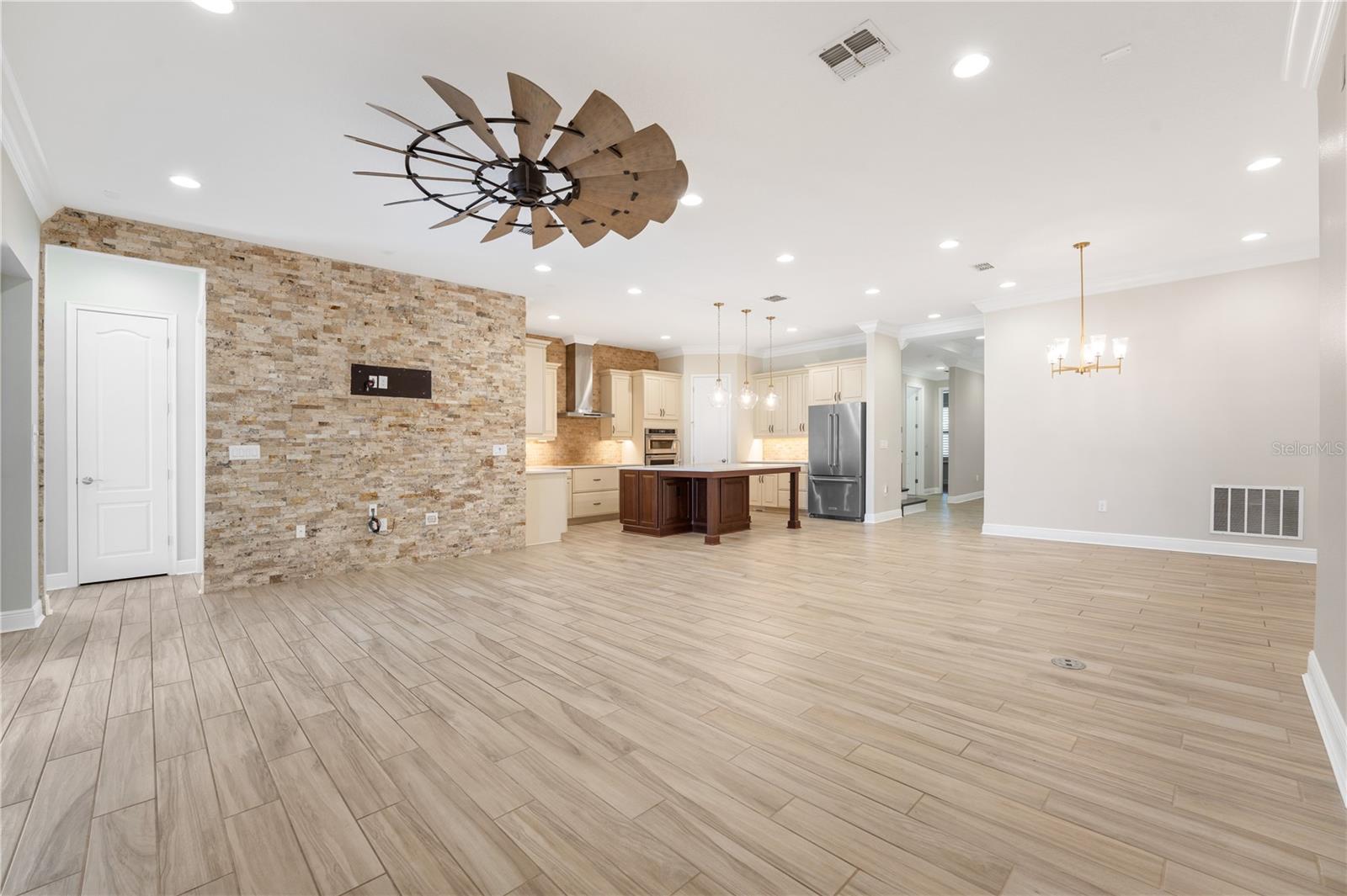 Image 17 of 71 For 9895 Winnington Street