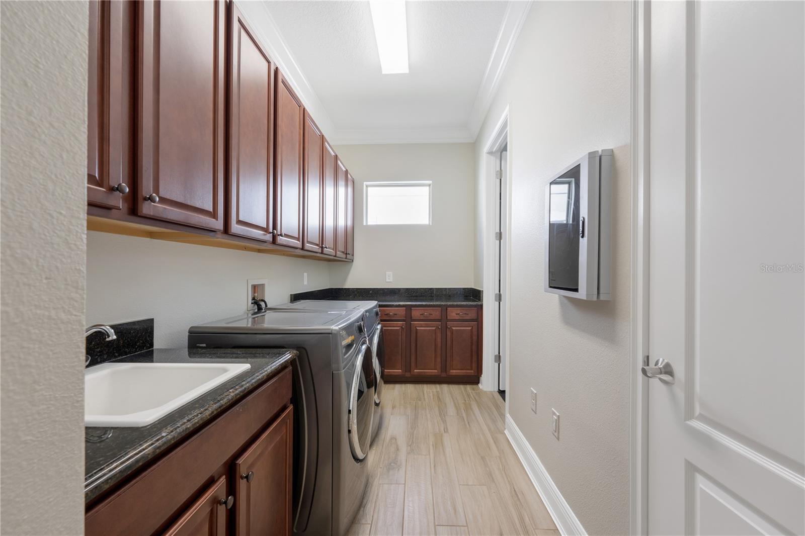 Image 29 of 71 For 9895 Winnington Street