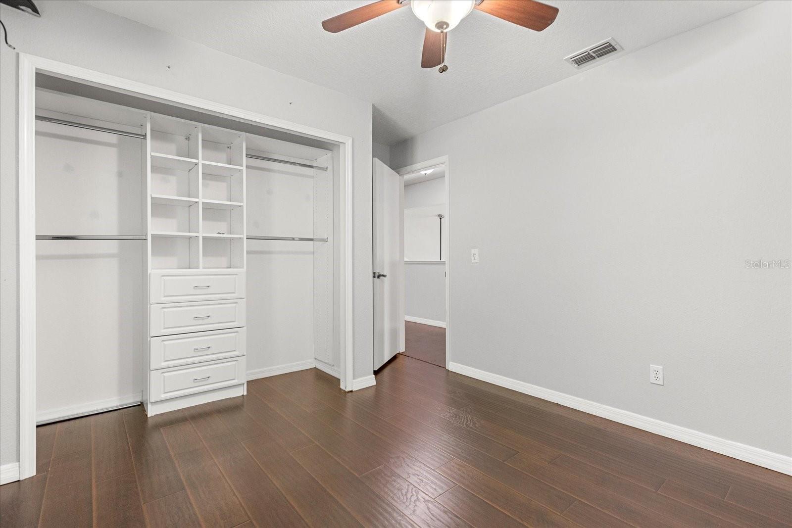 Image 19 of 24 For 2565 Albion Avenue 2