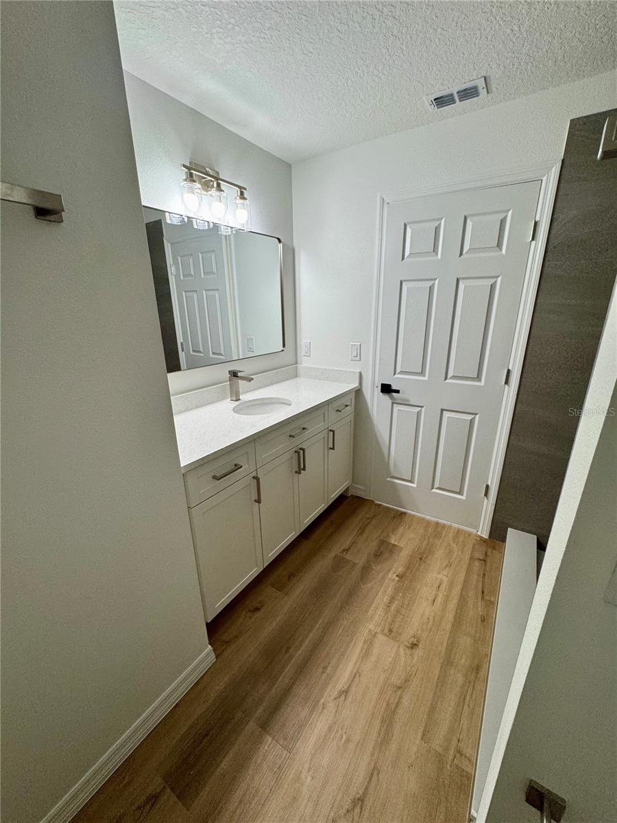 Image 9 of 18 For 1041 Dartmouth Terrace