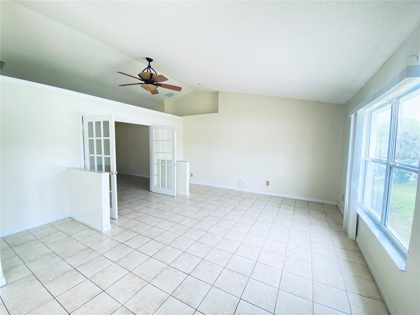 Image 13 of 25 For 421 Peace Court