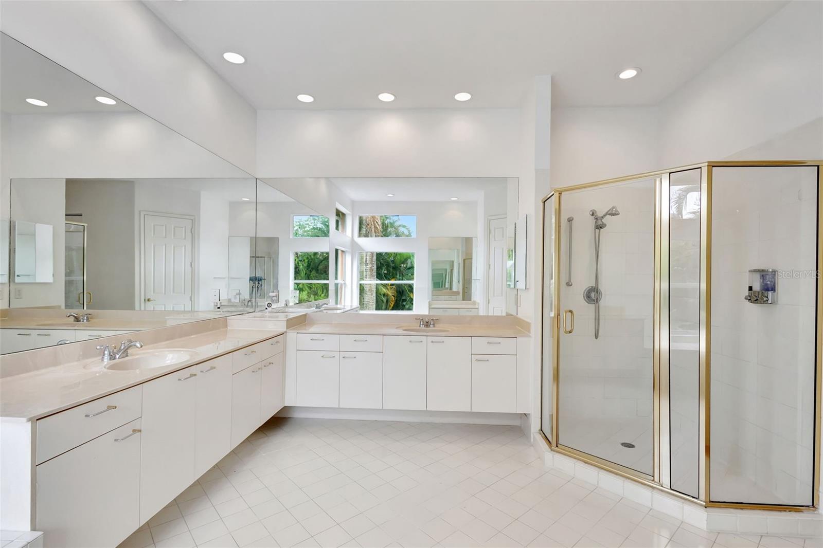 Image 20 of 43 For 6328 Squirewood Way