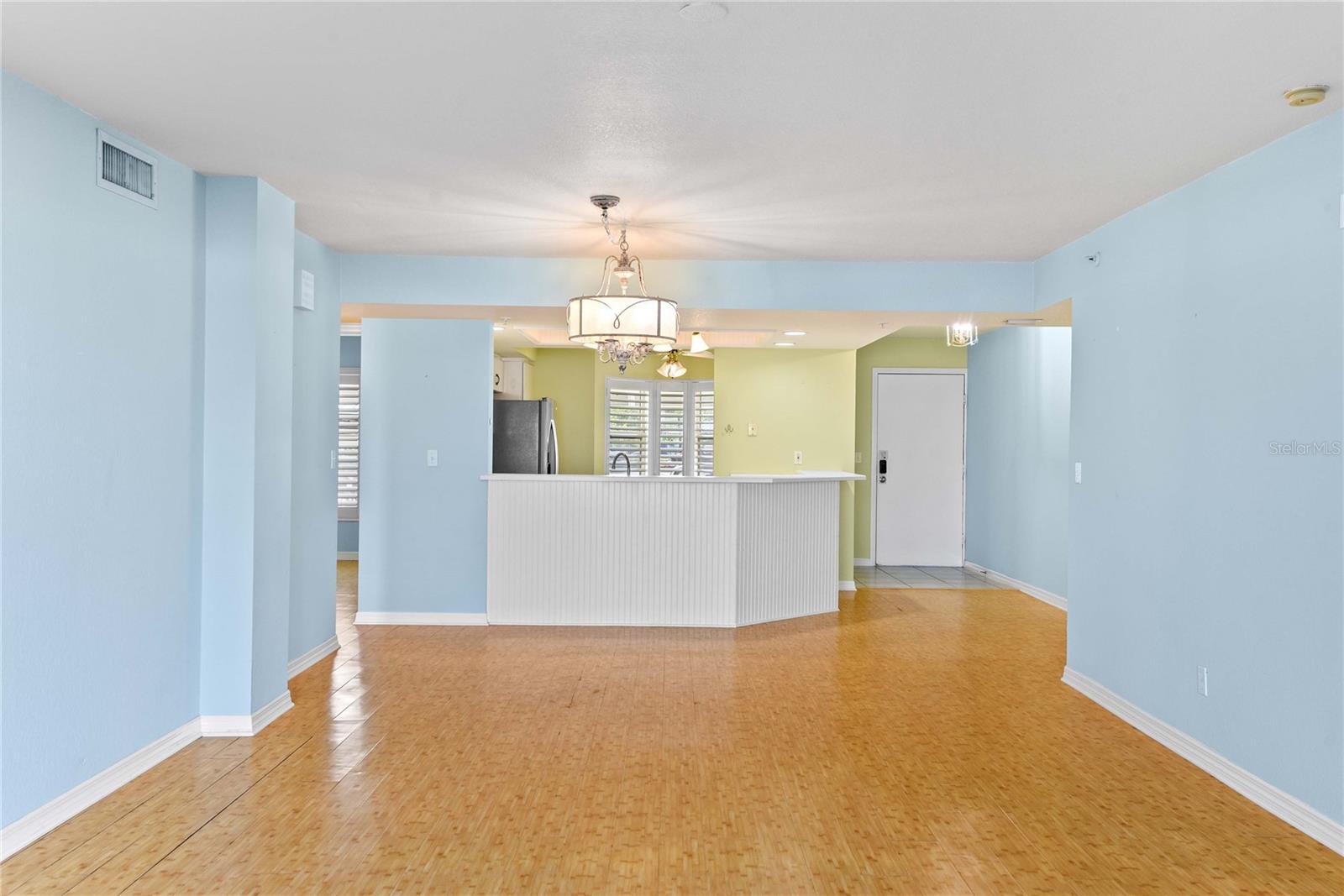 Image 10 of 49 For 2700 Peninsula Avenue 215