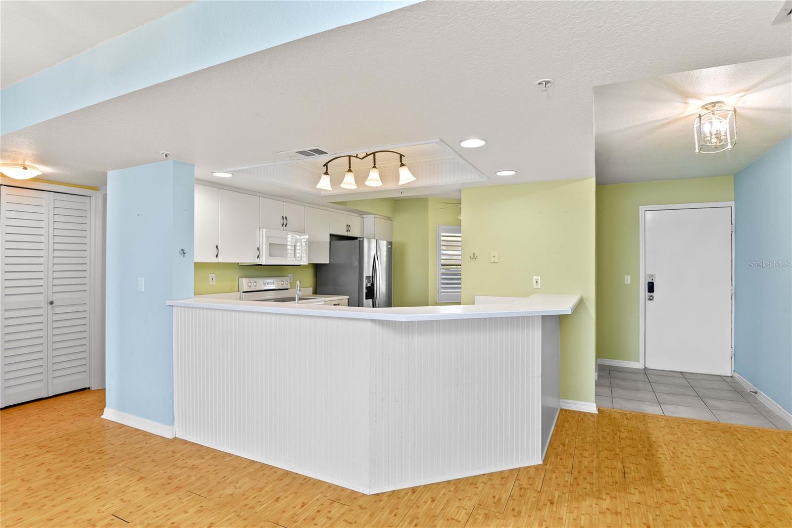 Image 12 of 49 For 2700 Peninsula Avenue 215