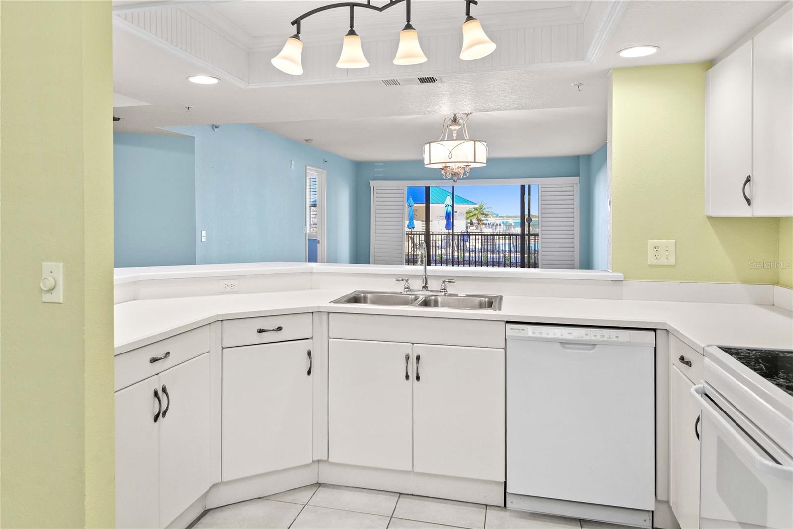 Image 14 of 49 For 2700 Peninsula Avenue 215