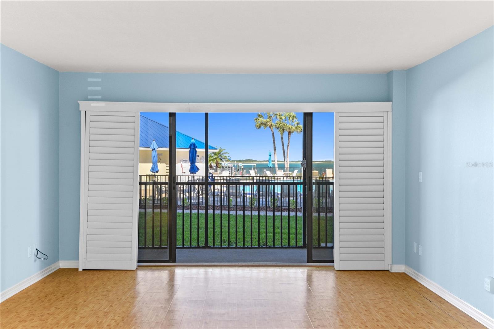 Image 18 of 49 For 2700 Peninsula Avenue 215