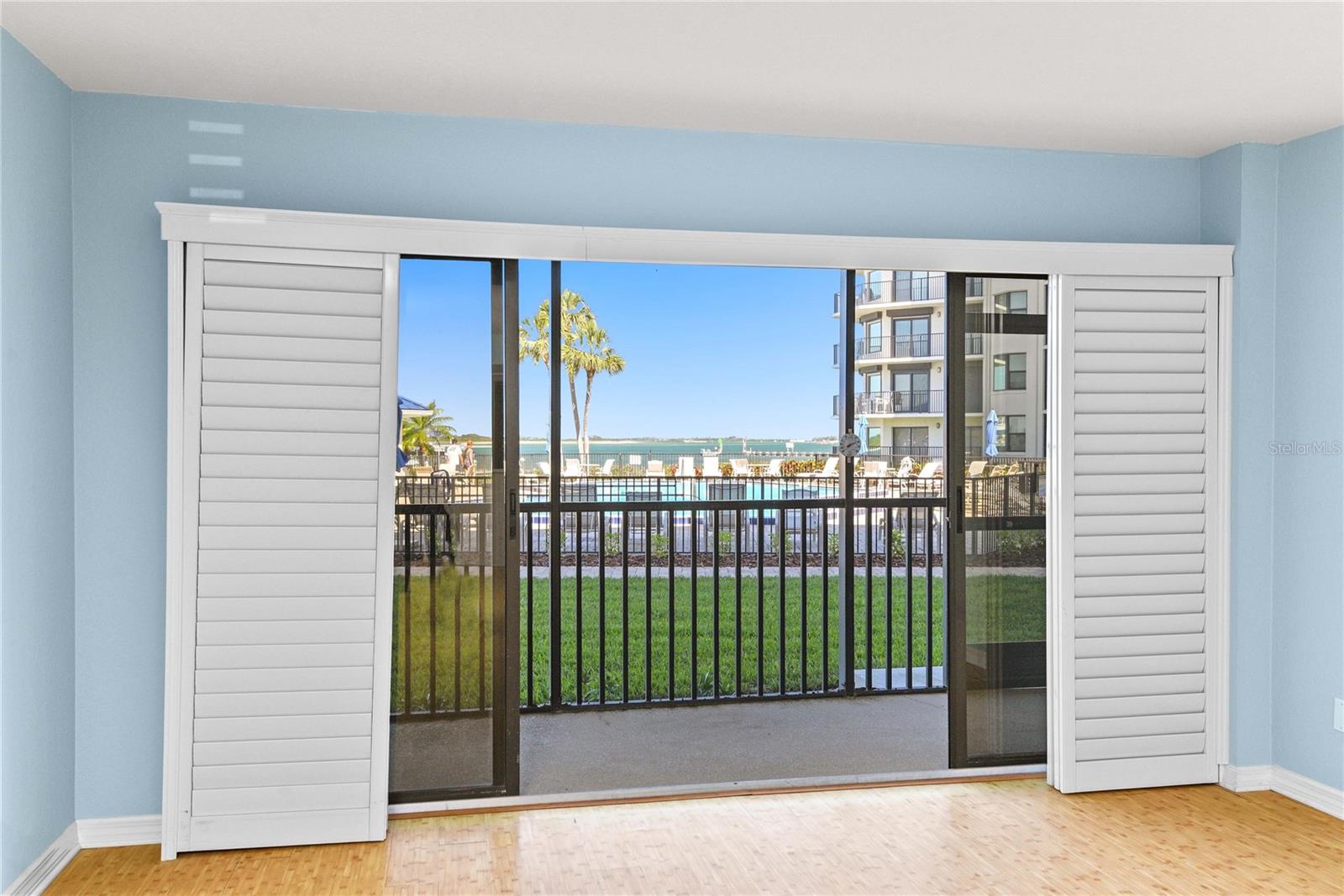 Image 19 of 49 For 2700 Peninsula Avenue 215