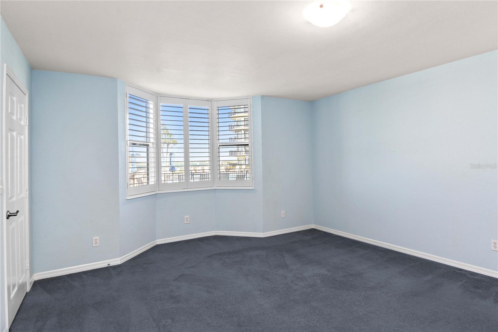 Image 23 of 49 For 2700 Peninsula Avenue 215