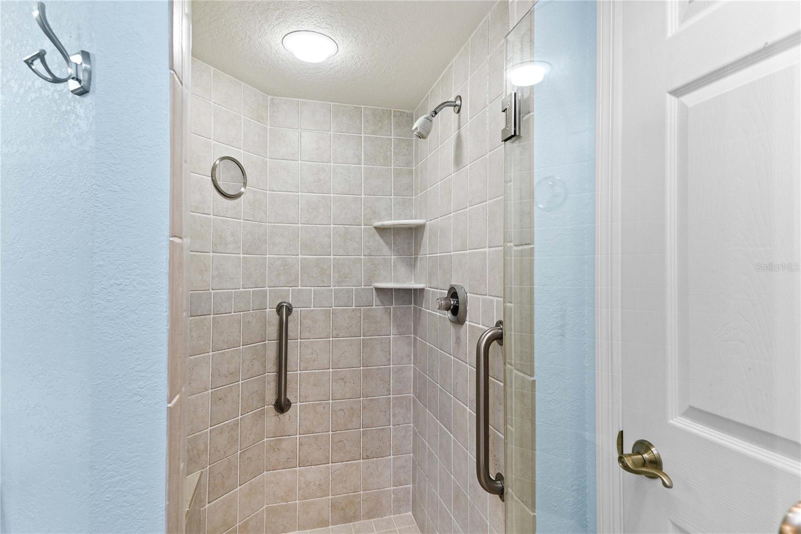 Image 26 of 49 For 2700 Peninsula Avenue 215