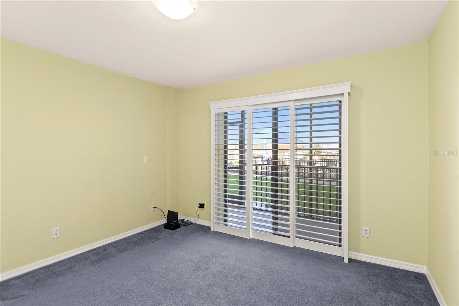 Image 30 of 49 For 2700 Peninsula Avenue 215