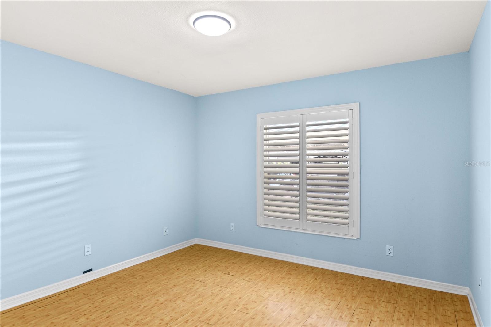 Image 33 of 49 For 2700 Peninsula Avenue 215