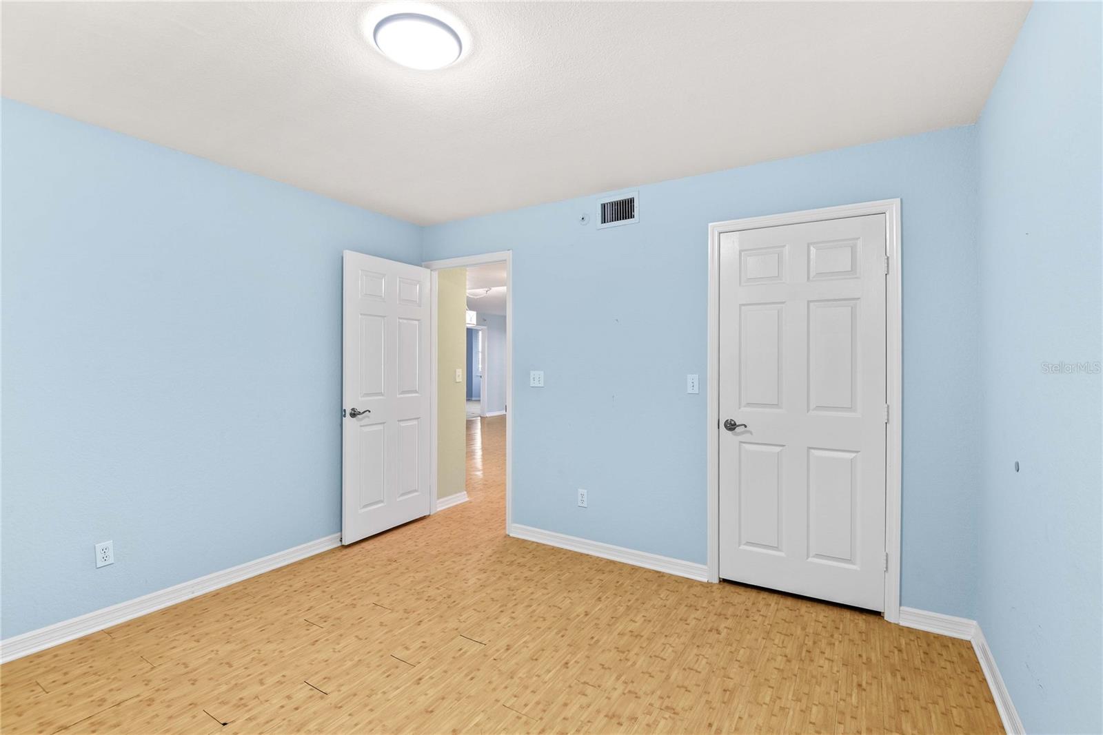 Image 34 of 49 For 2700 Peninsula Avenue 215