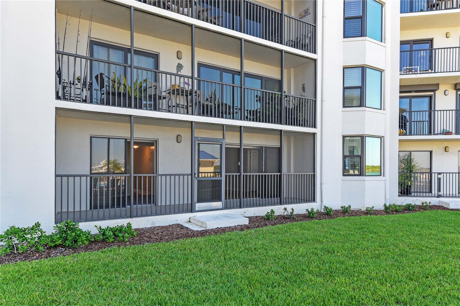 Image 4 of 49 For 2700 Peninsula Avenue 215