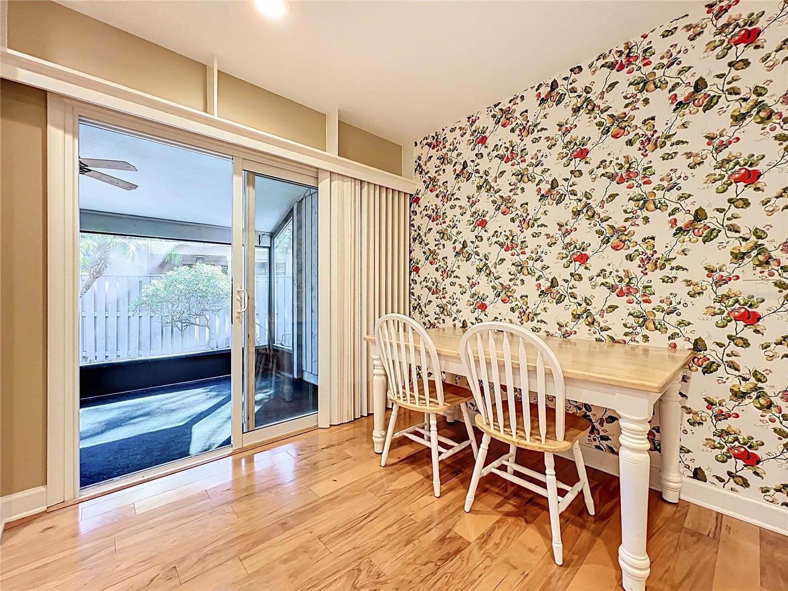 Image 19 of 54 For 136 Bridgeview Court