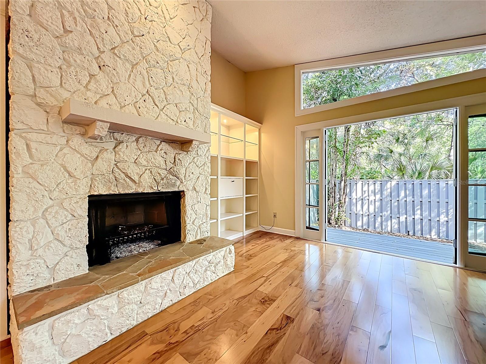 Image 23 of 54 For 136 Bridgeview Court