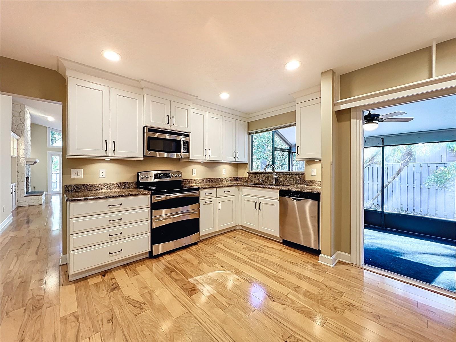 Image 3 of 54 For 136 Bridgeview Court