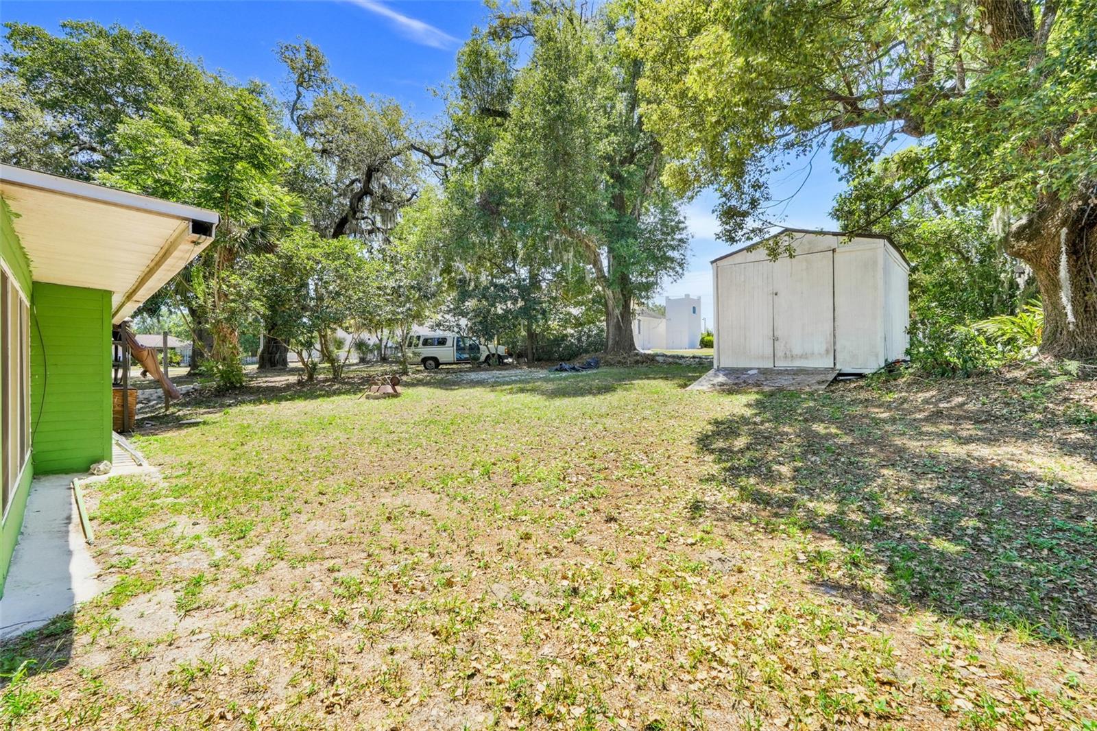 Image 22 of 22 For 728 Clifford Avenue