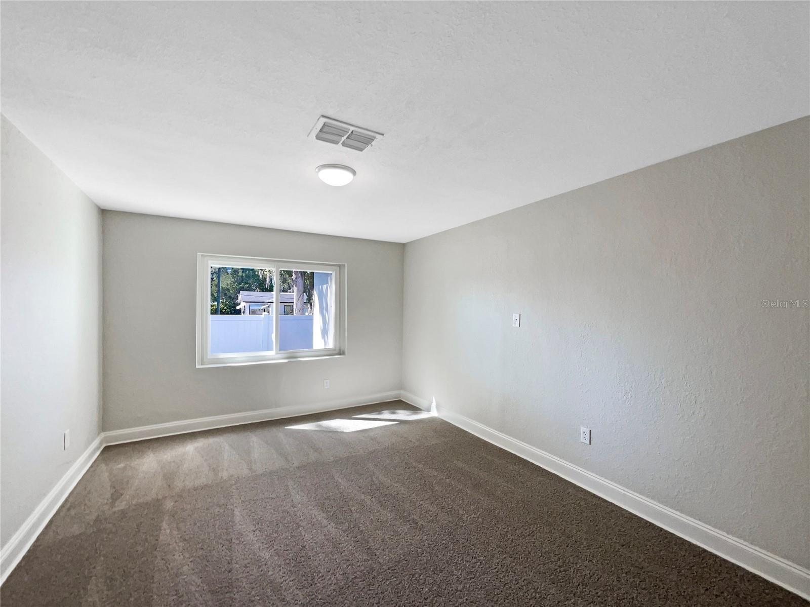 Image 17 of 23 For 370 Waldo Street