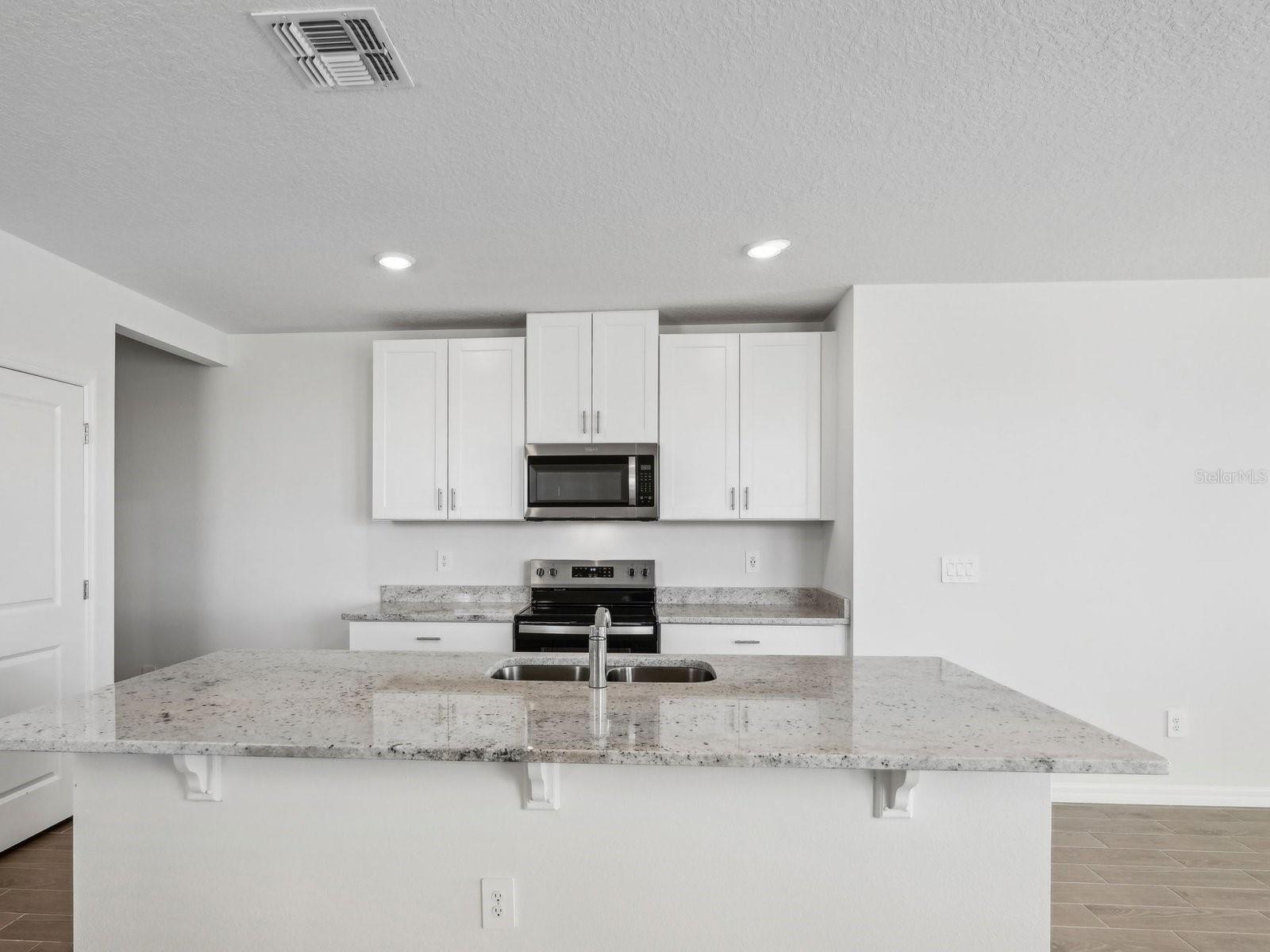 Image 5 of 9 For 137 Whiteland Bend