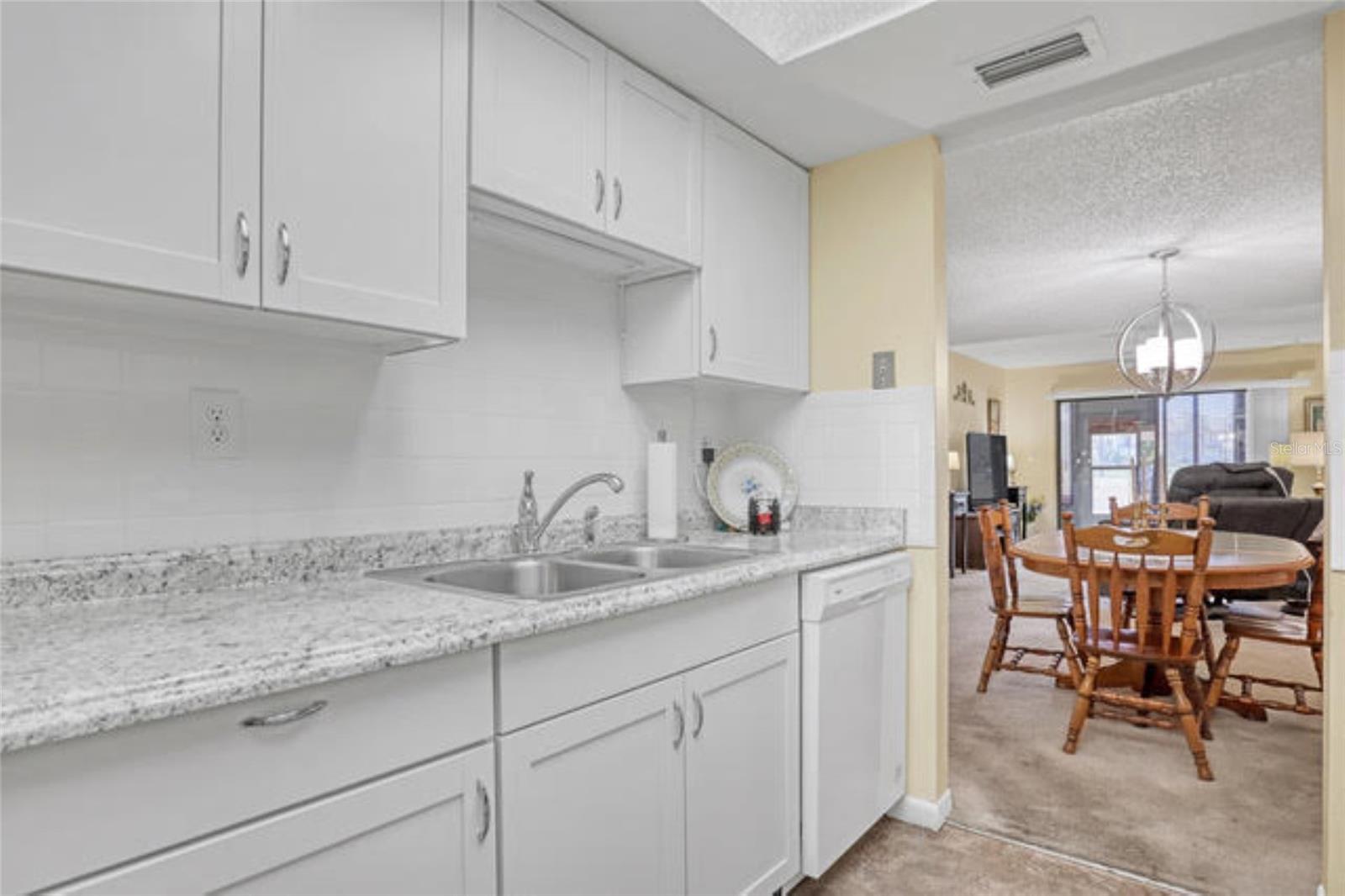 Image 12 of 34 For 2814 Demaret Drive 607