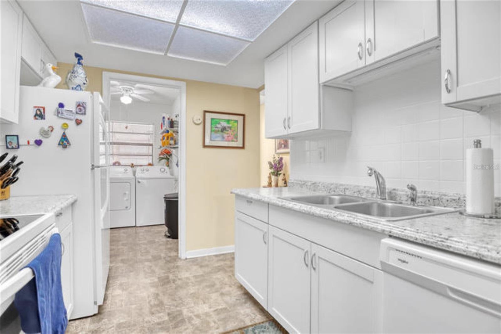 Image 13 of 34 For 2814 Demaret Drive 607