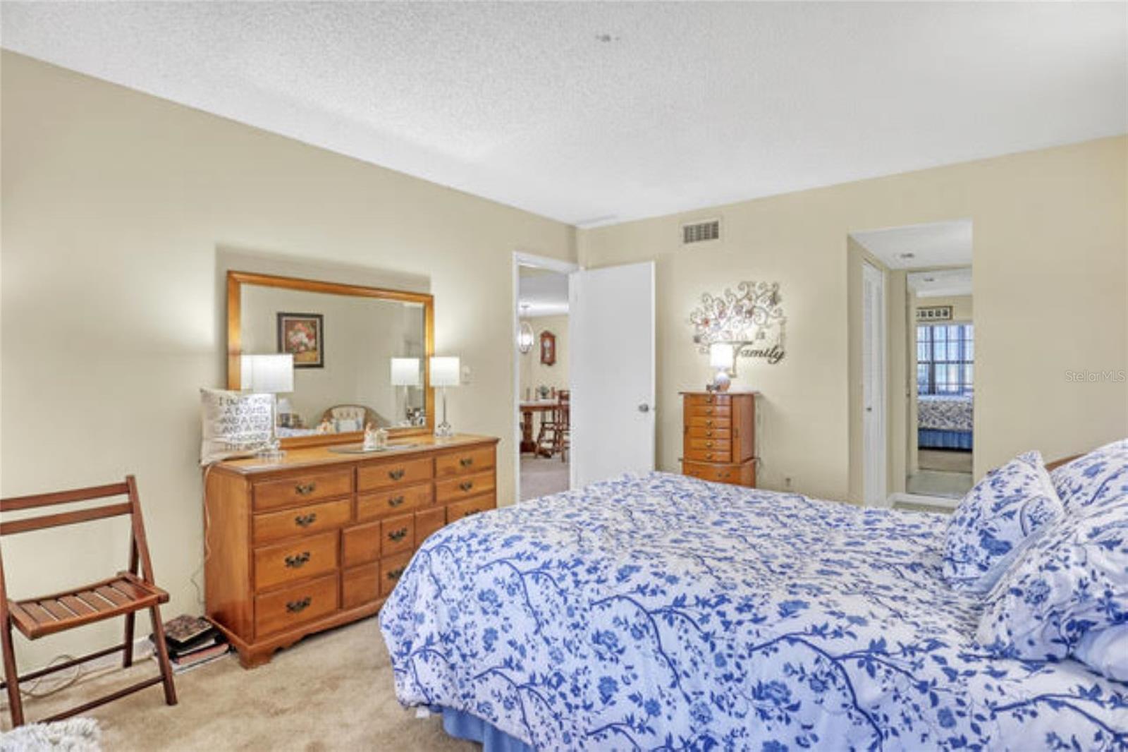 Image 21 of 34 For 2814 Demaret Drive 607