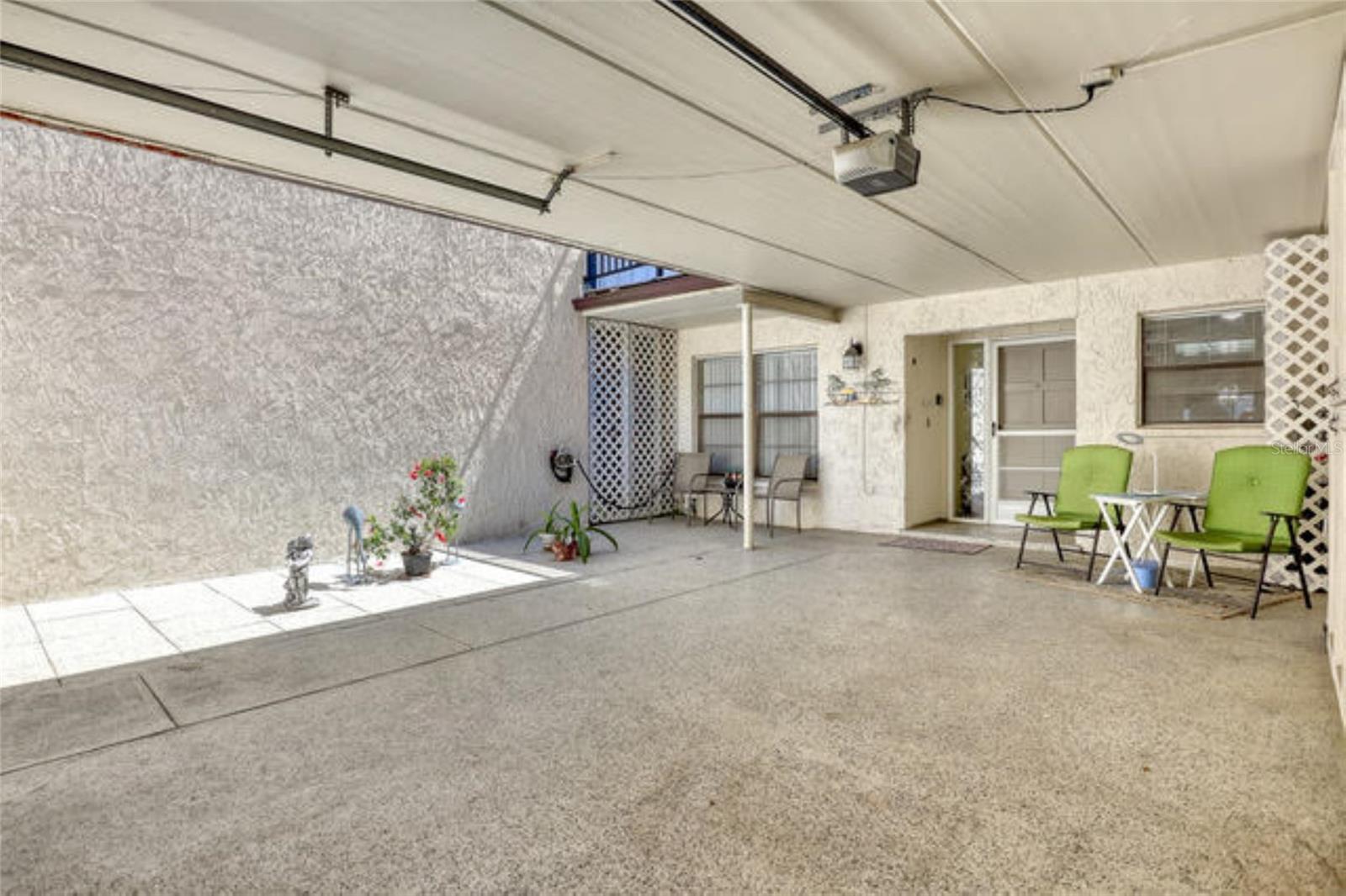 Image 6 of 34 For 2814 Demaret Drive 607