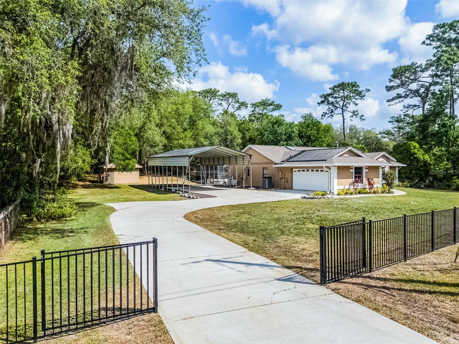 Image 3 of 38 For 1201 Groveland Drive