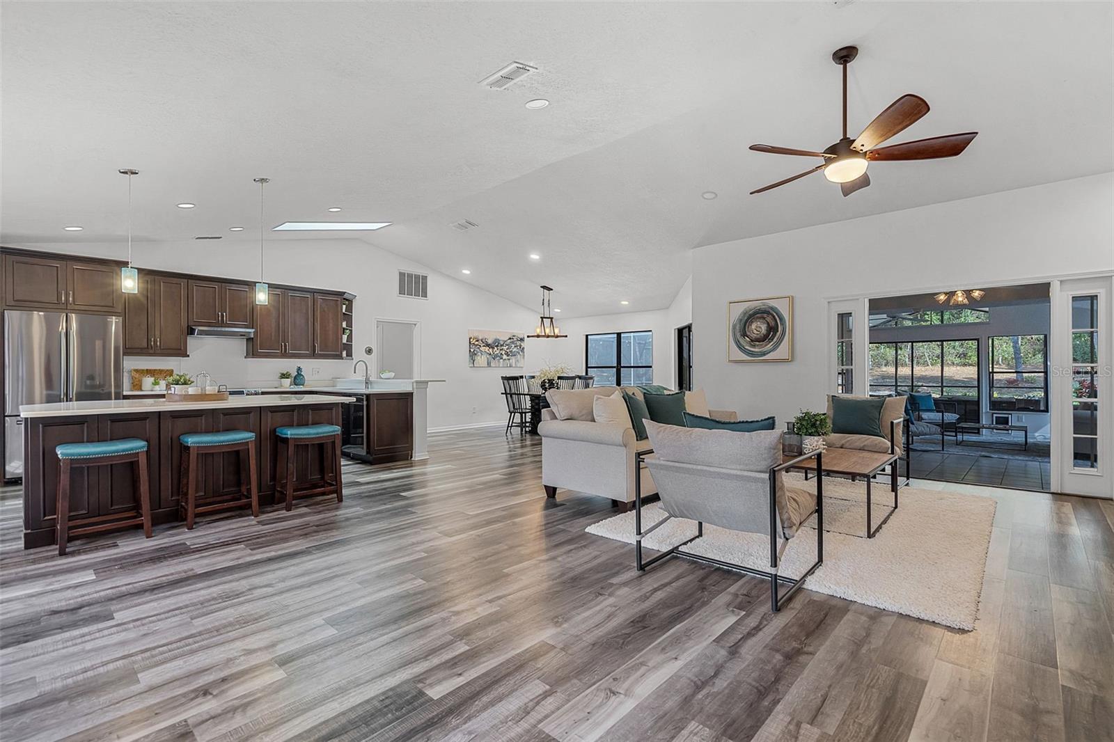 Image 5 of 38 For 1201 Groveland Drive