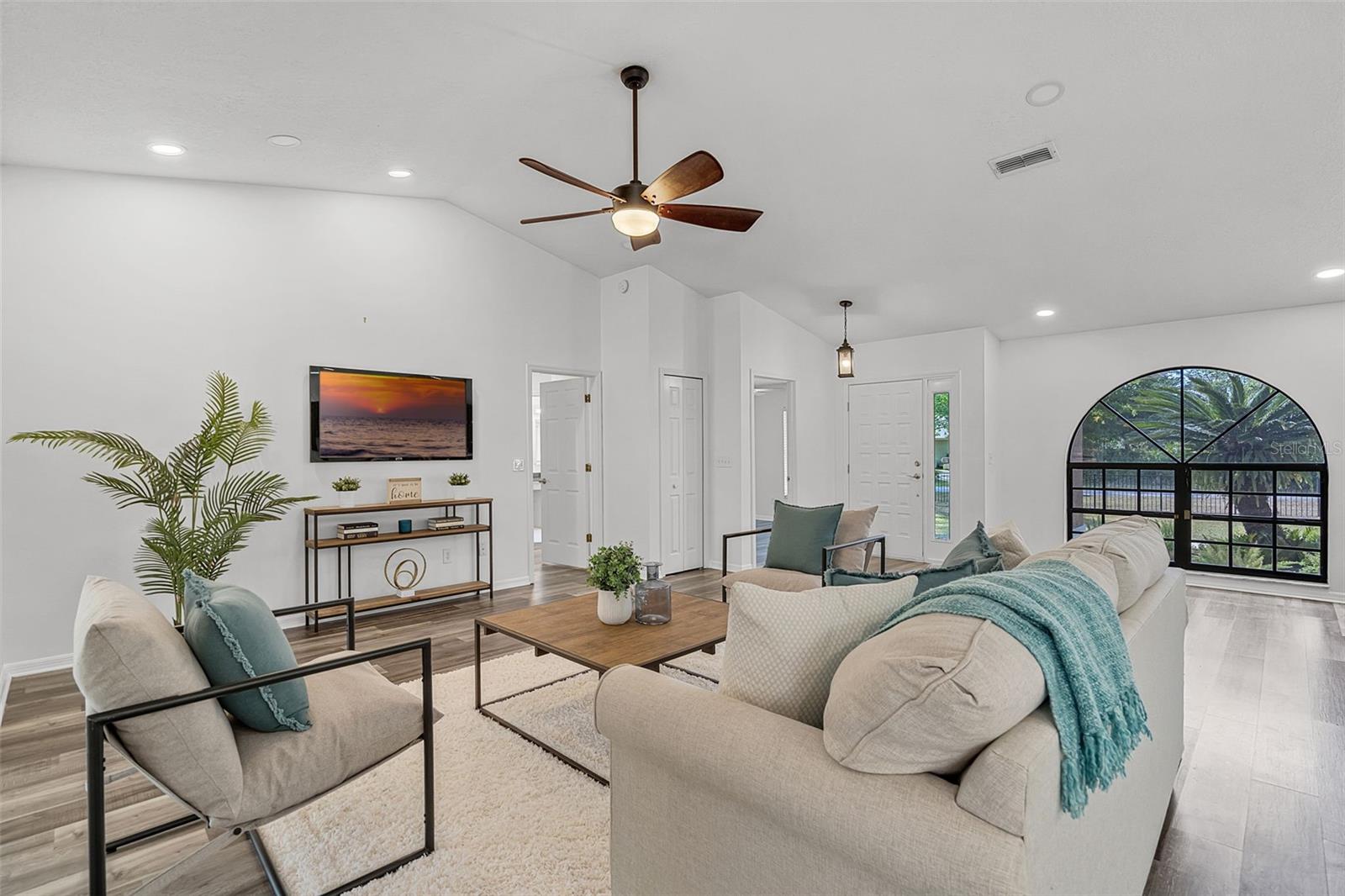 Image 6 of 38 For 1201 Groveland Drive