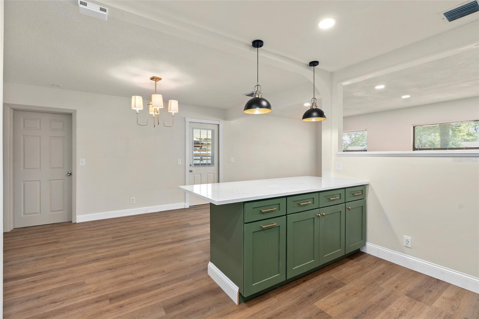 Image 15 of 35 For 5326 Weirwood Avenue