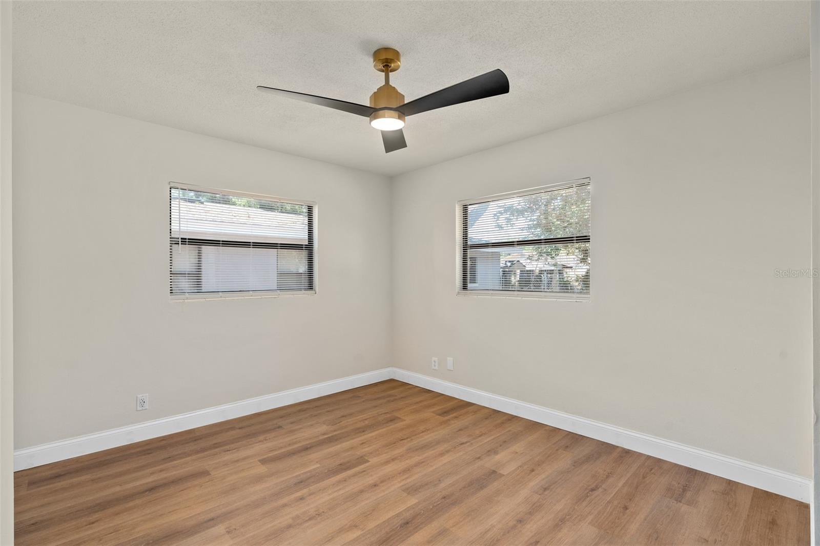 Image 21 of 35 For 5326 Weirwood Avenue