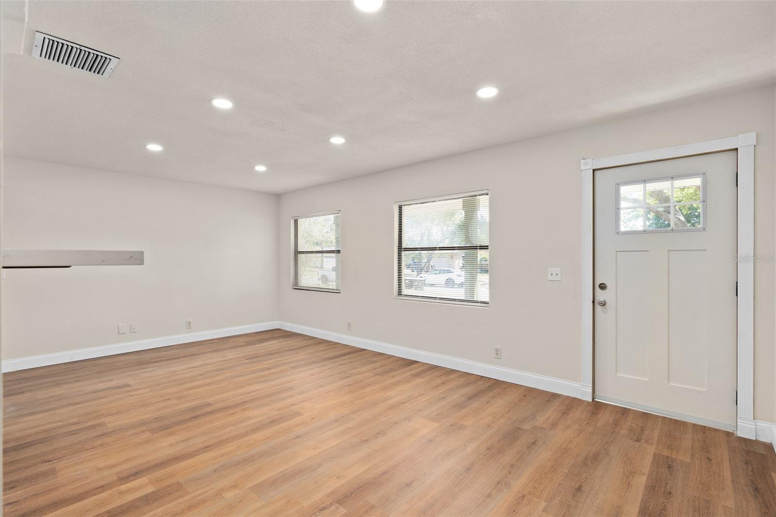 Image 8 of 35 For 5326 Weirwood Avenue