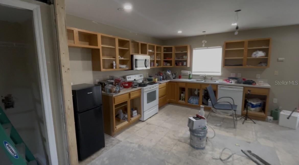 Image 4 of 26 For 459 Danube Drive
