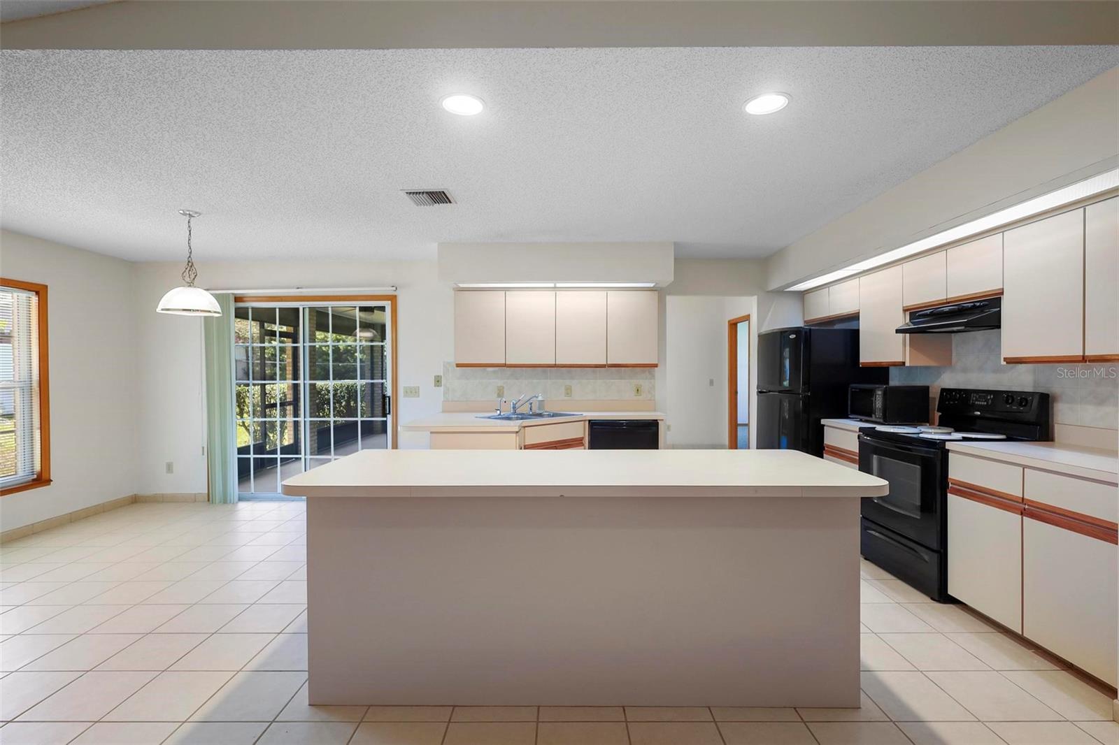 Image 17 of 50 For 1889 Eden Drive