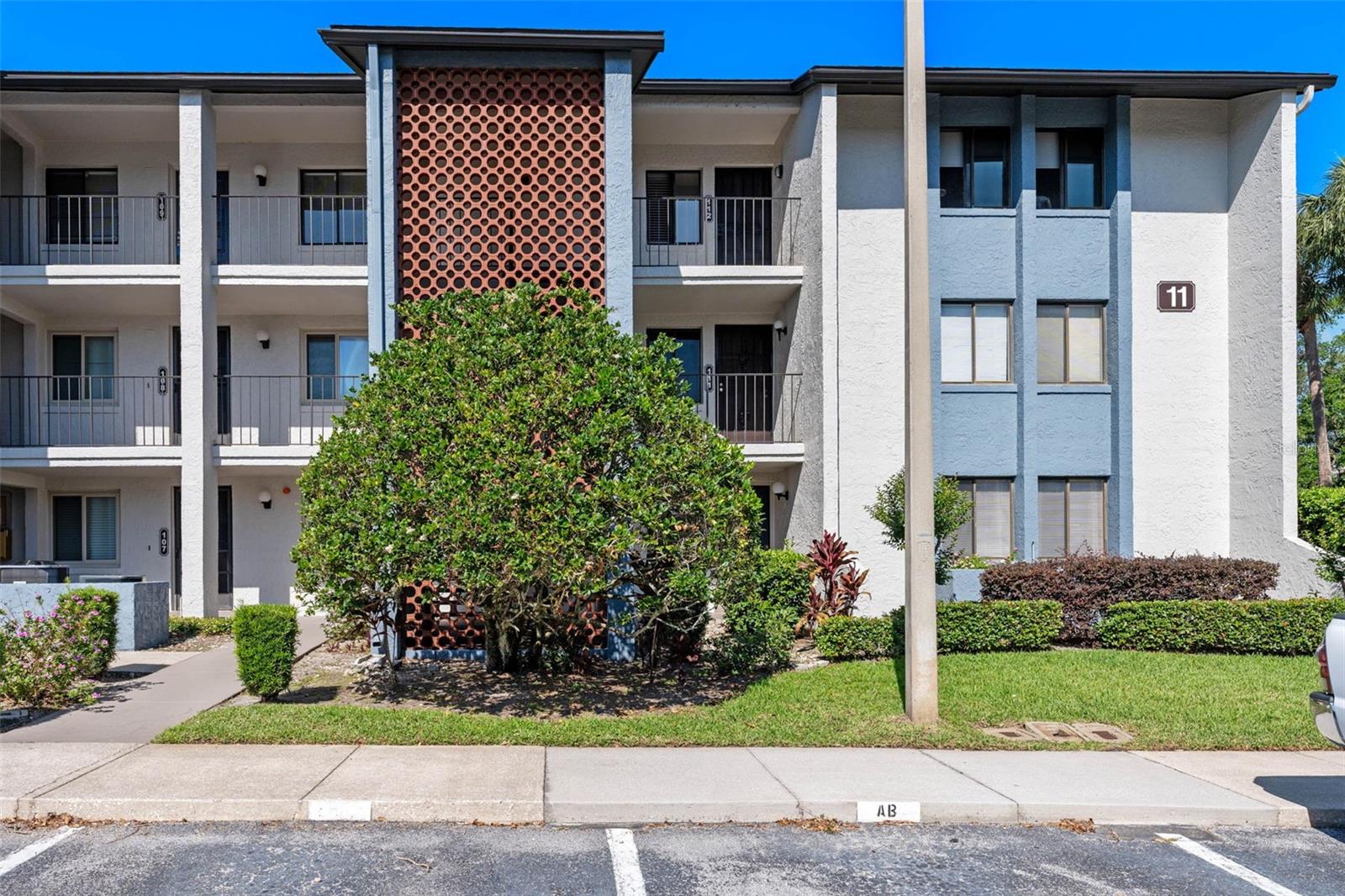 Details for 11 Escondido Circle 110, ALTAMONTE SPRINGS, FL 32701