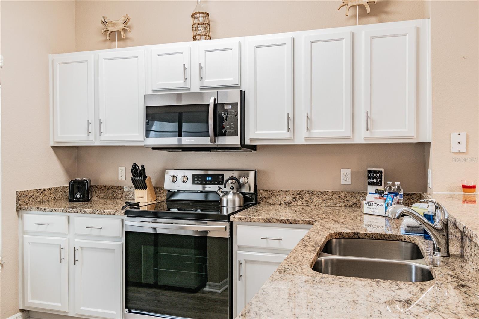 Image 3 of 43 For 4504 Alberto Circle