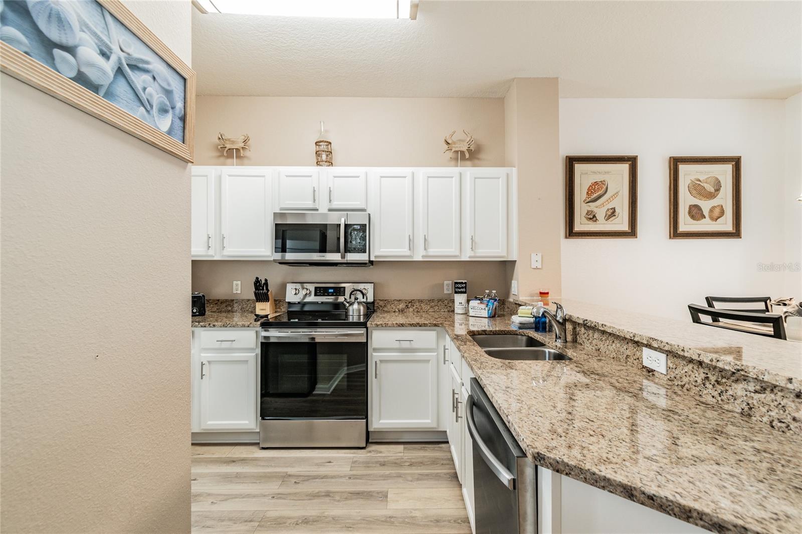Image 4 of 43 For 4504 Alberto Circle