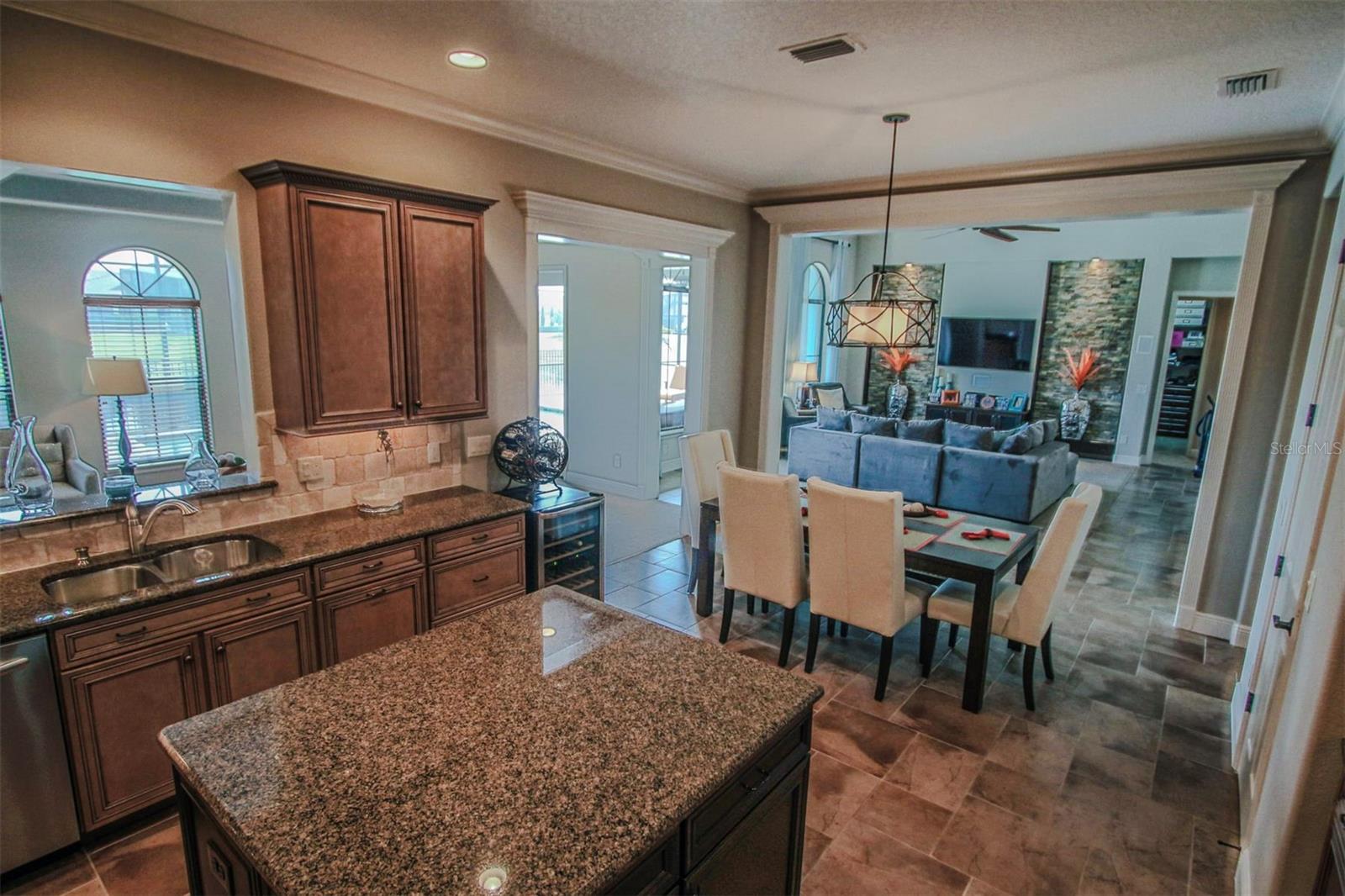 Image 8 of 36 For 7415 Pointe Venezia Drive