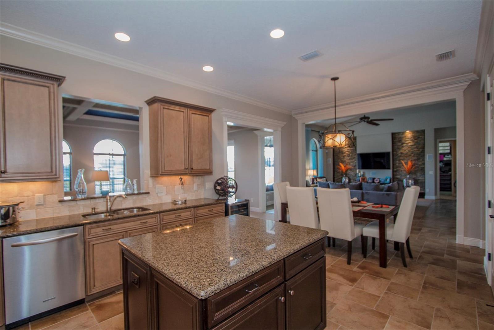 Image 9 of 36 For 7415 Pointe Venezia Drive
