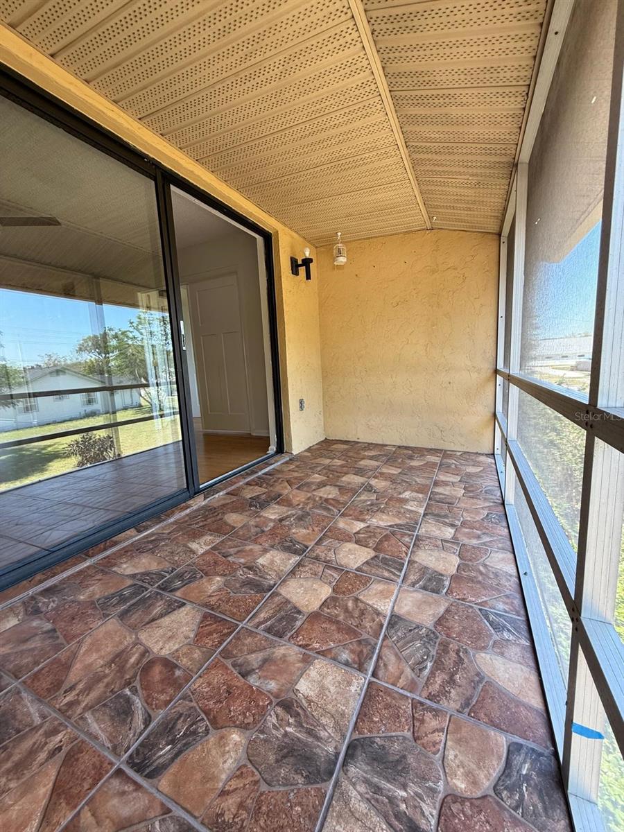 Image 17 of 21 For 130 Johnson Avenue 205