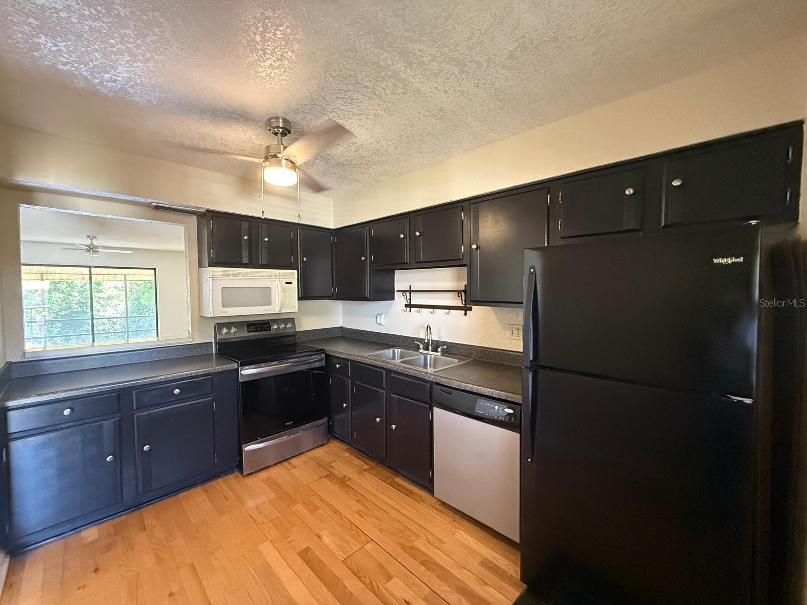 Image 3 of 21 For 130 Johnson Avenue 205