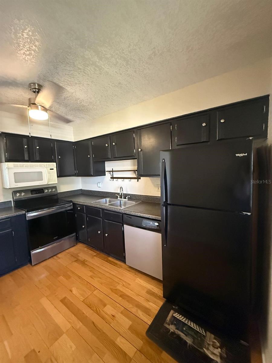 Image 5 of 21 For 130 Johnson Avenue 205