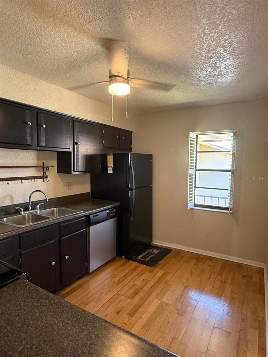 Image 6 of 21 For 130 Johnson Avenue 205