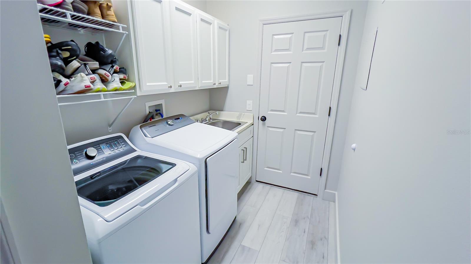 Image 31 of 81 For 15061 Spinnaker Cove Lane