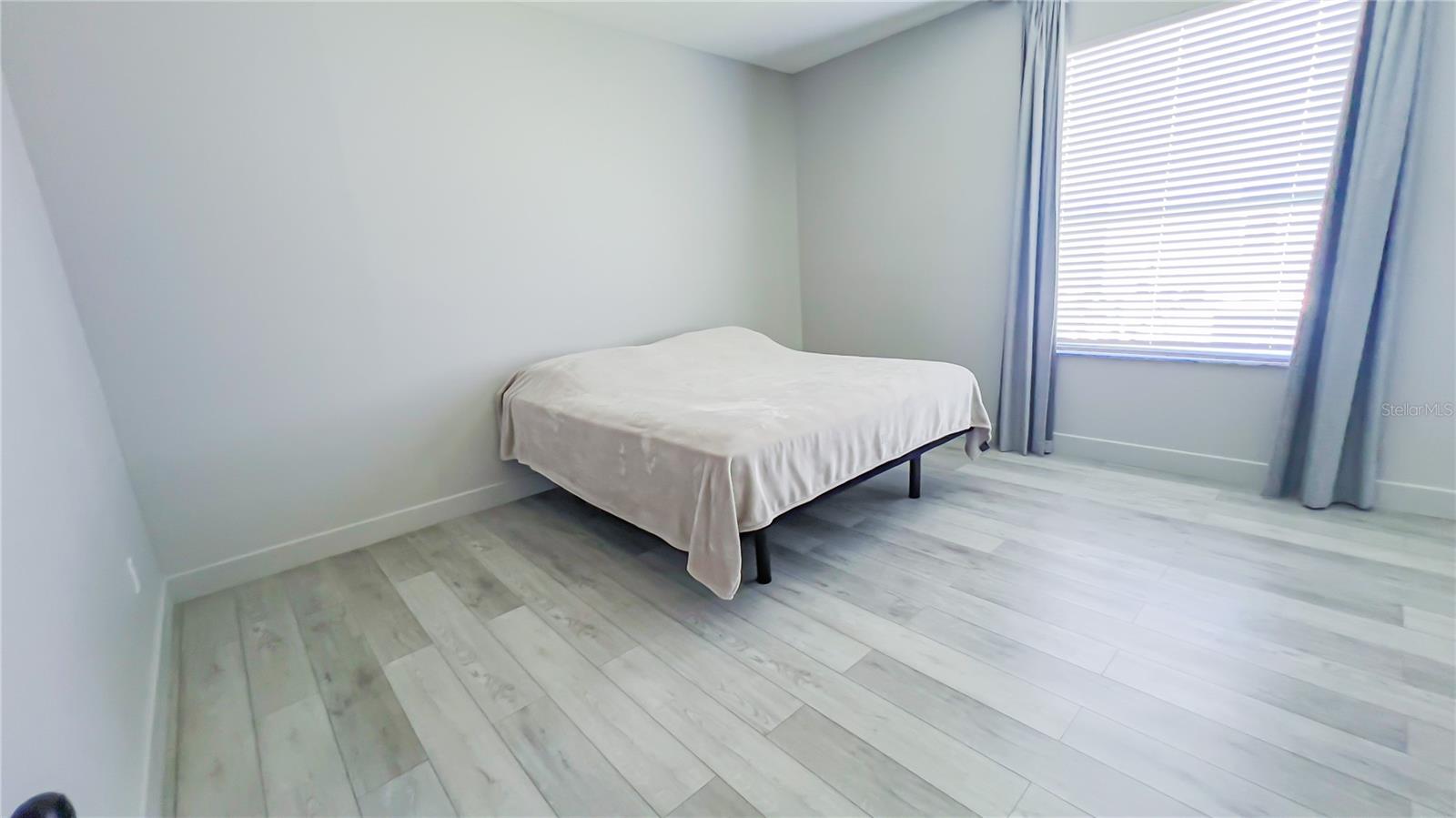 Image 34 of 81 For 15061 Spinnaker Cove Lane